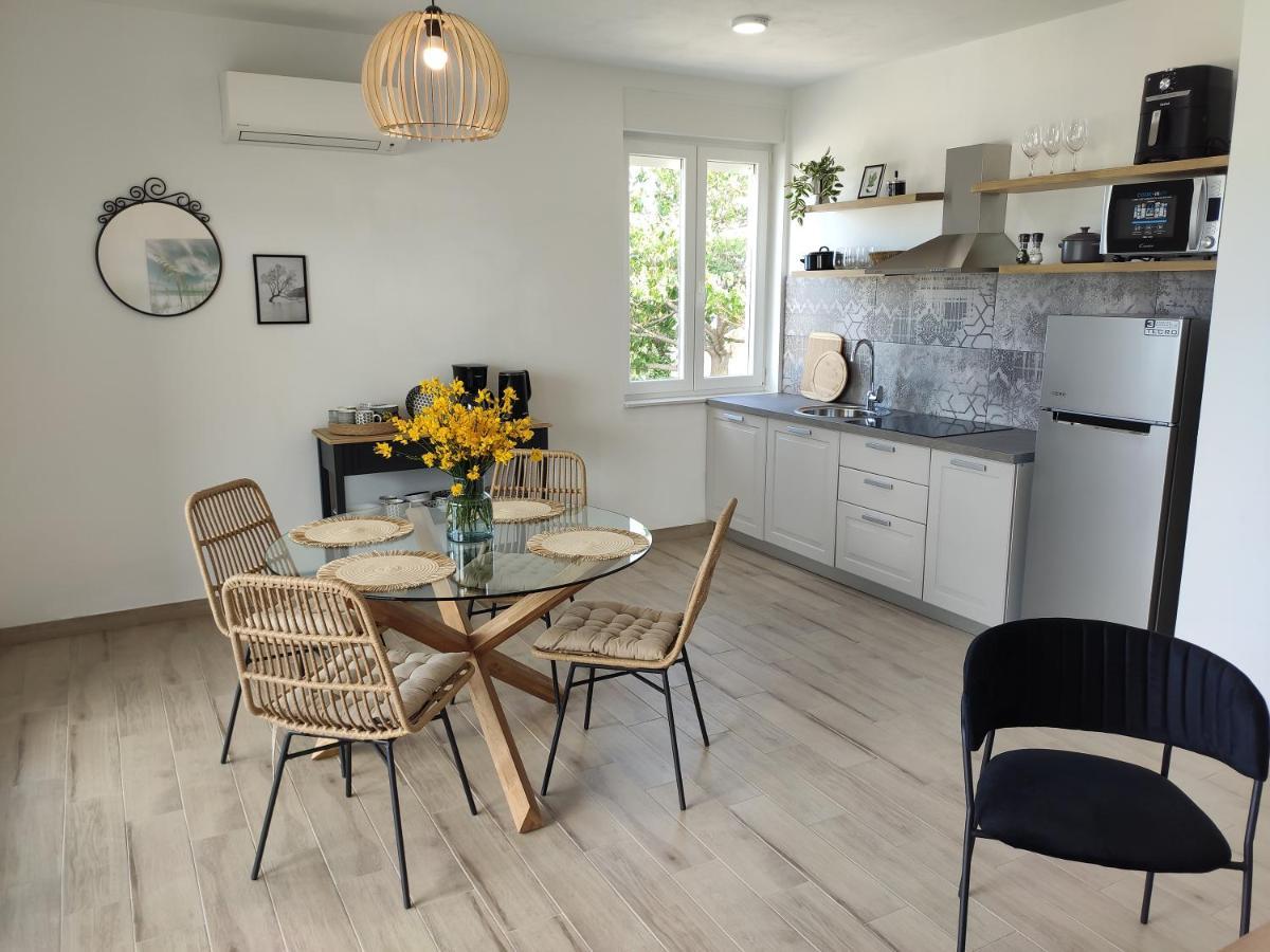 Apartmani Sara 2 Betina  Luaran gambar